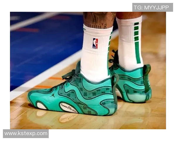 爱穿大一码足球鞋的球星们如何通过舒适与灵活性提升场上表现