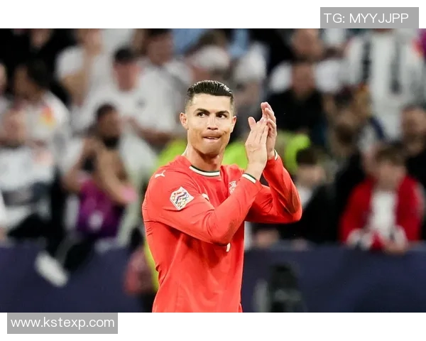 葡萄牙裔足球巨星的传奇故事与成就解析